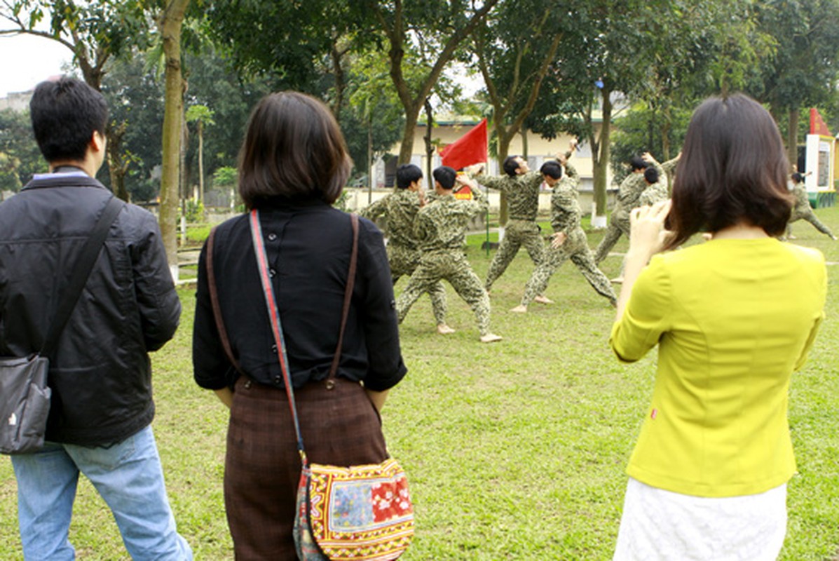 Tan mat the vo, tai nguy trang cua Dac cong Viet Nam-Hinh-15